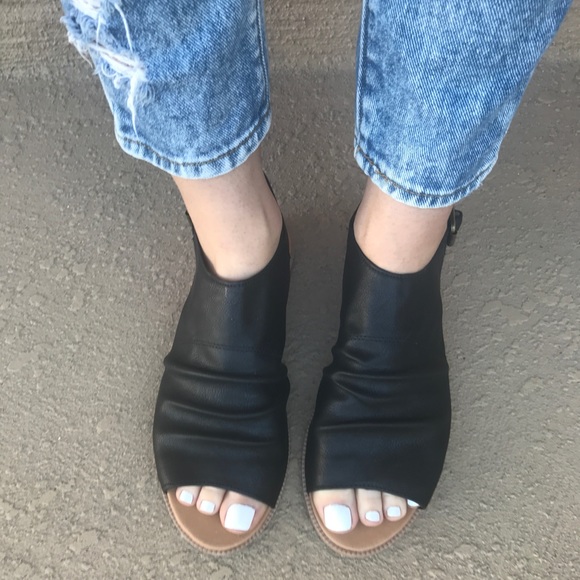 LAST ONE Slingback Sandal - Picture 3 of 8